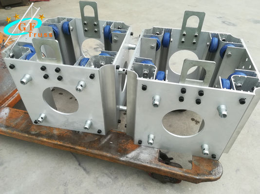 540mm * 540mm * 430mm Aluminium Sleeve Block Truss Untuk Konser